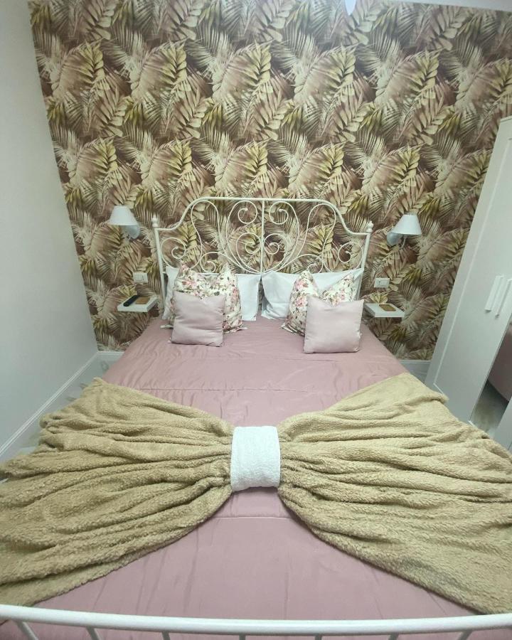 B&B Carme Наполи Екстериор снимка