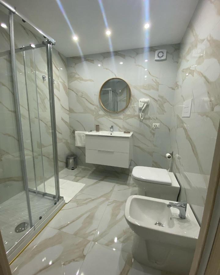 B&B Carme Наполи Екстериор снимка