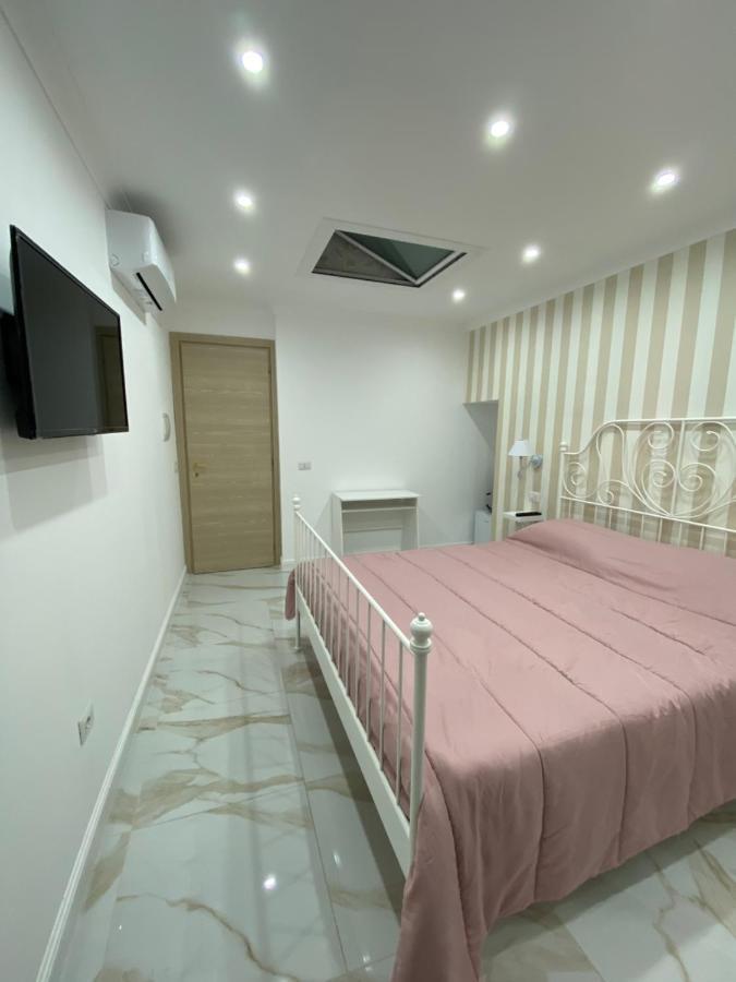 B&B Carme Наполи Екстериор снимка