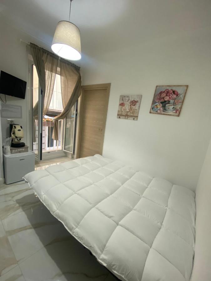 B&B Carme Наполи Екстериор снимка